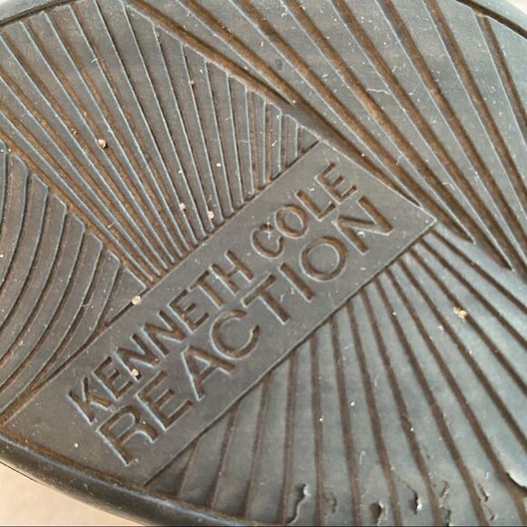 Kenneth Cole reaction heels with metal studs size 8, suede - Picture 10 of 11